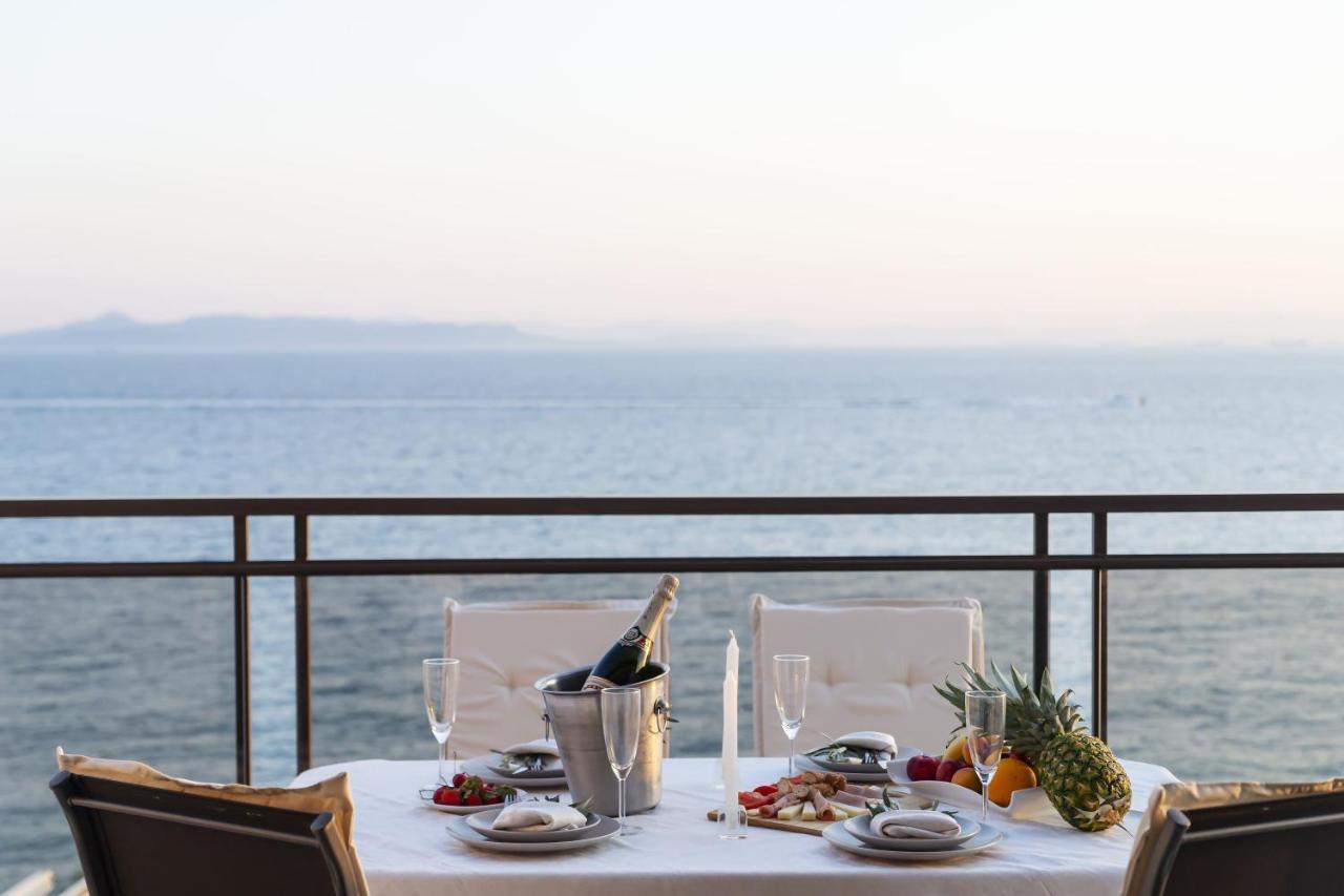 Blue Dreams - Spectacular Sea View Apartment In Атина Екстериор снимка