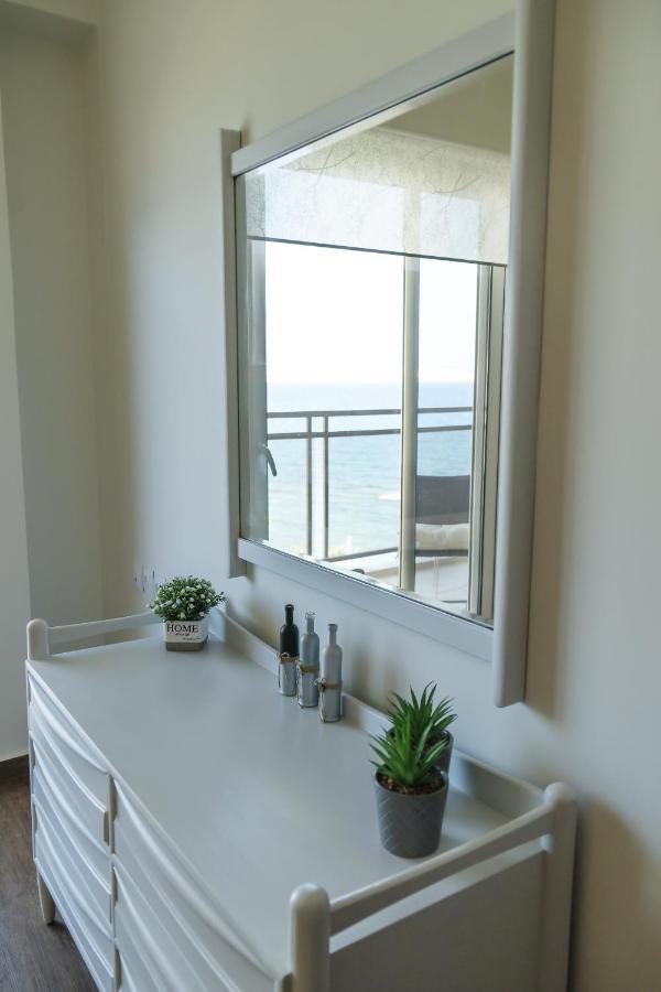 Blue Dreams - Spectacular Sea View Apartment In Атина Екстериор снимка