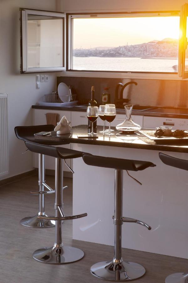 Blue Dreams - Spectacular Sea View Apartment In Атина Екстериор снимка