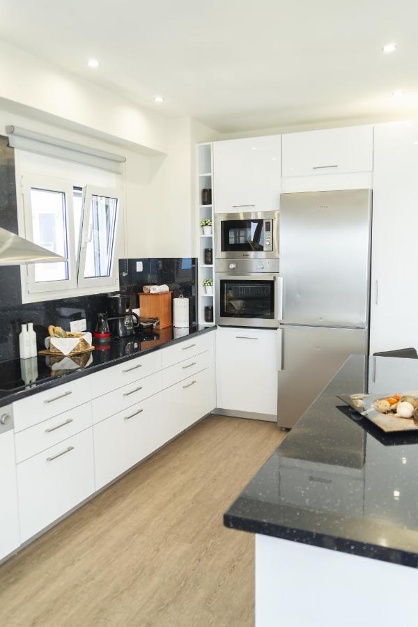 Blue Dreams - Spectacular Sea View Apartment In Атина Екстериор снимка